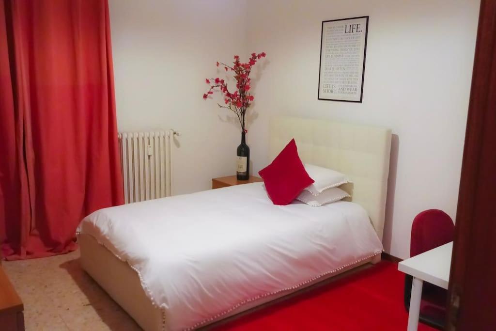 Unique & Beautiful Bedroom In Central Of Florenţa Exterior foto